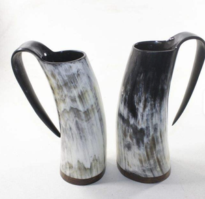 Mug en corne de bœuf de luxe, design viking, avec poignée, gravé sur mesure, pour boissons chaudes et froides - Product Image 2
