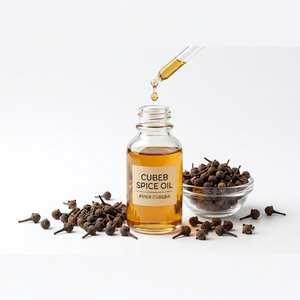 Huile de baies de Cubeb de qualité supérieure, au caractère épicé riche, pour la production de parfums, d'encens, d'aromathérapie et de fragrances industrielles - Product Image 1