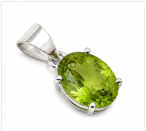 Pendentif ovale en péridot en argent sterling 925, pendentif en pierre précieuse verte facettée, breloque de collier pierre de naissance d'août - Product Image 1
