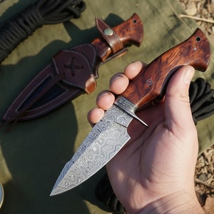Couteau de chasse droit en acier Damas fait main A&M ENTERPRISES, avec fourreau en cuir industriel professionnel, couteaux de camping. - Product Image 2