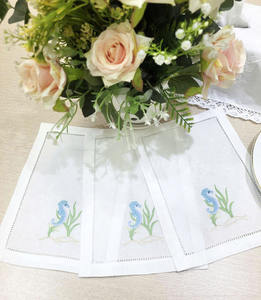 Serviettes de cocktail personnalisées brodées en forme de hippocampe, en coton blanc, avec ourlet festonné, pour la maison, les événements et les bars - Product Image 4