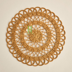 Plato Decorativo de Bambú Ecológico Estilo Bohemio, Decoración de Pared, Salvamantel con Diseño Floral, 33/35cm, Hecho en Vietnam - Product Image 1