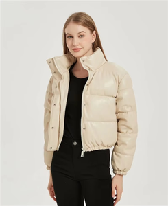 Chaquetas Acolchadas de Invierno para Mujer, Color Personalizado, 100% Poliéster, Estilo Corto, Color Negro con Decoración de Logotipo - Product Image 1