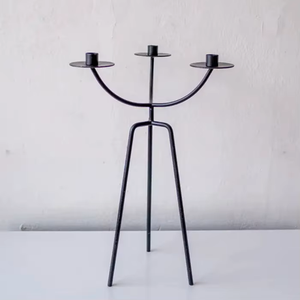 Bougeoir trépied en fer forgé à la main à 3 bras support décoratif en fer forgé noir pour la maison et les cadeaux pour les bocaux à bougies - Product Image 1
