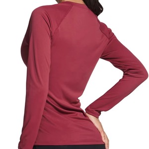 T-shirt de yoga extensible 4 directions pour femme, coupe ajustée, respirant, haut de sport, logo personnalisé, compression en spandex, fabricant d'activewear - Product Image 2