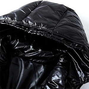 Blousons matelassés pour hommes tendance, couleur noire brillante, deux poches sur le devant, vêtements décontractés, blouson matelassé pour hommes pour l'hiver - Product Image 2