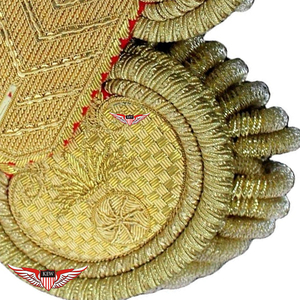 Epaulettes de Hombro Metálicas Doradas KEW con Flecos, Diseño Vintage de Lujo, Acabado Bordado Ecológico y Duradero - Product Image 3