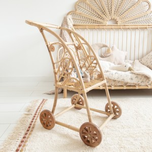 Adorables cochecitos de mimbre tejidos para muñecas, cochecito de juguete a precio económico, juguetes naturales para el juego imaginativo de los niños. - Product Image 6