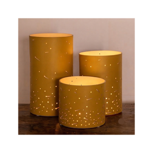 Ensemble de trois bougeoirs élégants en métal vert de différentes tailles pour la table à manger et la décoration de la maison - Product Image 6