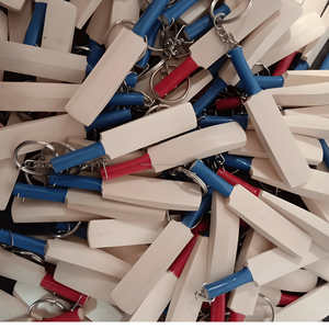 Porte-clés de luxe en bois en forme de batte de cricket, gravé sur mesure, cadeau d'entreprise pour clients professionnels, récompense des employés, branding - Product Image 6