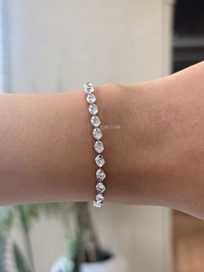 Pulsera de tenis QUBE STAR contemporánea de oro macizo de 14K con diamantes cultivados en laboratorio de corte ovalado y engaste de medio bisel, 4.05 Ct, certificado IGI - Product Image 1