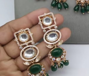 Look chic Designer meilleure qualité Kundan tour de cou ensemble avec boucles d'oreilles ensemble classique pour les femmes pour la Collection de mariage pour les femmes - Product Image 2
