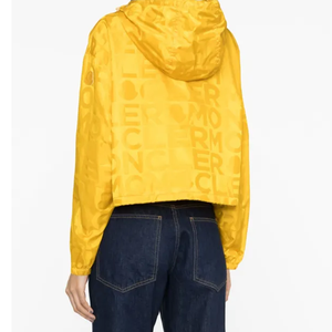 Chaqueta con Capucha Unisex Vernant, Color Amarillo Banana, con Estampado de Logotipo en Satén, Cierre de Cremallera, Talla Grande, Diseño de Alta Gama - Product Image 6