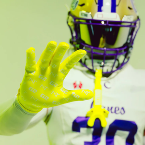 Gants de football américain 7v7 en gel de silicone de haute qualité, personnalisables avec logo, pour receveurs, durables, antidérapants, pour jeunes et adultes, avec logo en caoutchouc. - Product Image 1