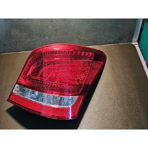 Feu arrière droit d'occasion Equus 924023N000 - Product Image 1