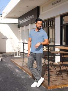 Camiseta Esencial para Hombre de Poliéster Sólido, Mezcla Cómoda, Tejido Suave, Transpirable, Corte Relajado, Frescura en Movimiento, Uso Diario - Product Image 5