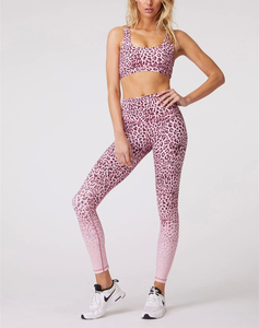 Ensembles de yoga personnalisés, ensembles de fitness pour femmes, ensembles soutien-gorge et leggings, non transparents, impression par sublimation 270 g/m², fabriqués au Pakistan - Product Image 1