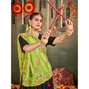 Ensembles de créateurs XL pour femmes Navratri Special Lehenga Choli et Dupatta pour occasions spéciales - Product Image 3