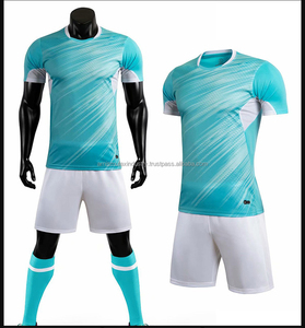 Uniforme de Fútbol Personalizado de Alta Calidad con Impresión por Transferencia de Calor, 100% Poliéster, Cuello Redondo, Manga Corta, Transpirable y Ligero - Product Image 3