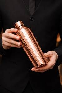 กระติกน้ำทองแดงลายสวยหรู - Product Image 3