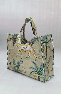 Bolso de Mano con Estampado de Selva, Bolso Tote de Hombro Acolchado de Algodón Indio - Product Image 3