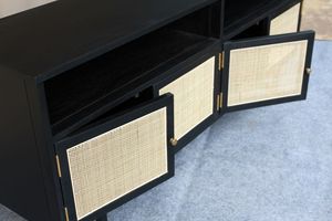 Mueble de TV Moderno de Madera de Caoba y Ratán, 4 Puertas con Estante Abierto, Almacenamiento para Sala de Estar, Patas Metálicas Independientes - Product Image 4