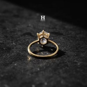 Anillo de Compromiso de Diamante Cultivado en Laboratorio con Corte Hexagonal de Lujo, Anillo de Diamante Solitario con Corte Escudo en Oro Amarillo de 18K para Mujer, Joyería - Product Image 3