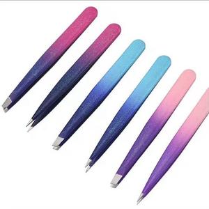 Pinzas para pestañas de acero inoxidable con punta suave y mango degradado, herramientas de maquillaje en rosa, azul y morado - Product Image 2