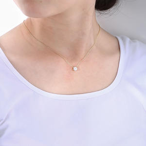 Collar con Colgante Redondo de Circonita Estilo Europeo Americano, Cadena de Cobre de Lujo para Clavícula con Diseño Femenino y Estilo Único - Product Image 4