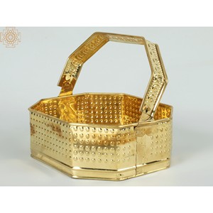Cesta de flores de latón hecha a mano con Dios grabado Pooja artículo hecho en India cestas de almacenamiento - Product Image 2