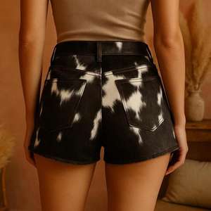 Shorts de Cuero Vacuno con Estampado de Vaca para Mujer, Estilo Western, Moda Urbana de Lujo - Product Image 2