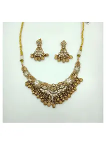 Parure de collier ras-du-cou en or massif de créateur, avec des détails de fabrication soignés et des pendentifs en forme de pièces de monnaie, bijoux de mariée classiques - Product Image 2