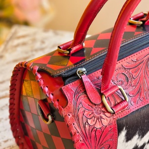 Nuevo Conjunto de 2 Bolsos de Diseño para Mujer, Estilo Occidental, Hechos a Mano, de Cuero Vacuno con Diseño Floral a Cuadros y Trenzado - Product Image 4