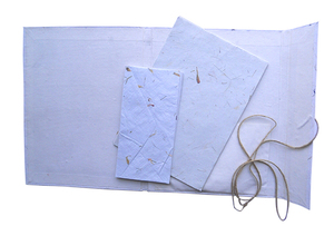 กระดาษพรีเมียม Hemp 10 แผ่นขนาด A4 พร้อมซองจดหมาย 5 ซอง บรรจุเป็นชุดในแฟ้ม - Product Image 3