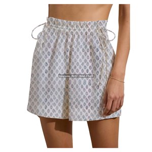 Shorts de week-end décontractés pour femme avec logo personnalisé, taille élastique, respirants, à motif, avec cordon de serrage - Product Image 3