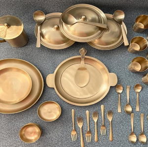 Juego completo de vajilla Kansa de bronce, incluye handis, jarra, vasos, platos y cucharas, disponible a precios de mayorista. - Product Image 1