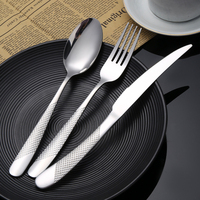 Collection de Couverts Raffinés en Acier Inoxydable – Cuillères, Fourchettes, Couteaux pour la Table Quotidienne, la Cuisine et les Réceptions Haut de Gamme