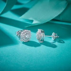 Pendientes de Diamantes Cultivados en Laboratorio de Excelente Calidad, Joyería Moderna y a la Moda para Estudiantes Universitarios y Uso Diario, Disponibles para la Venta - Product Image 3