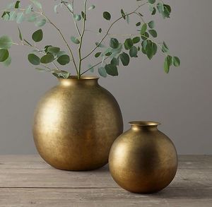 Decorative Tabletop Metal <b>Flower</b> Vase For Modern Interiors And Sophisticated <b>Flower</b> <b>Display</b> - Product Image 6