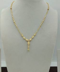 Pendentif élégant en or en forme de Y dokiyu pour femmes, bijou de mode traditionnel pour fêtes et mariages, longue chaîne - Product Image 1