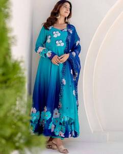 Ensemble Kurti Anarkali brodé de fleurs bleues avec pantalon et dupatta, tenue ethnique indienne pakistanaise pour femmes, pour mariage et fêtes - Product Image 1