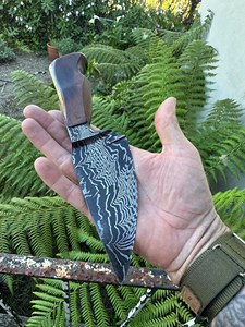 Cuchillo multiusos con mango de madera, hoja de acero, funda negra, patrón topográfico verde, 6.7 pulgadas de longitud total, para bricolaje - Product Image 3