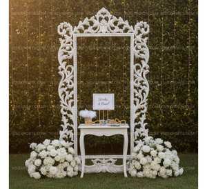 Espejo de pie tradicional con marco tallado a mano en color beige envejecido, estilo Psíquico. - Product Image 2