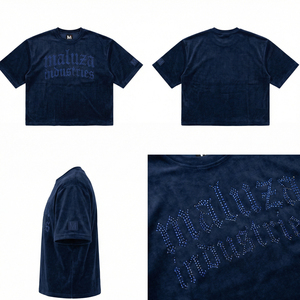 Camiseta de Diseño de Lujo Informal Urbana Hip Hop con Logotipo Gótico de Pedrería y Terciopelo MALUZA INDUSTRIES - Product Image 6