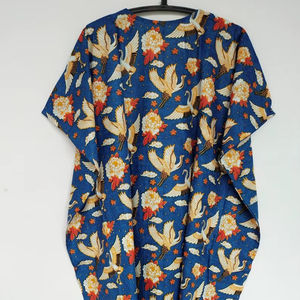 ชุดเดรสผ้าฝ้ายพิมพ์ลายดอกไม้สไตล์คาฟตัน งานแฮนด์เมดจากอินเดีย เสื้อคลุมกิโมโนน้ำหนักเบา สไตล์โบฮีเมียน เหมาะสำหรับใส่ไปเที่ยวพักผ่อน - Product Image 1