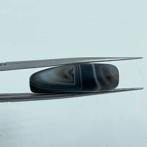 Piedra de Ágata Natural de la Colección de Lujo, Venta al por Mayor de Gemas Elegantes, Color Negro, 10.50x28mm, 22.50 CTS, R.K. GEMS & JEWELLERY - Product Image 1