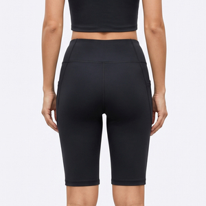Shorts de compresión para gimnasio para mujer, leggings cortos hasta la rodilla para yoga y entrenamiento, pantalones cortos de cintura alta con control de abdomen y bolsillos laterales - Product Image 2