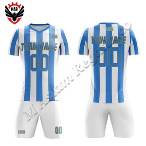 Uniforme de Fútbol Masculino de Alta Calidad y Comodidad, Conjunto Personalizado con Nombre, Impresión por Sublimación, Ropa Deportiva 100% Poliéster - Product Image 3