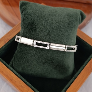Brazalete de Plata de Ley 925 para Mujer, Diseño Geométrico Rectangular con Micro Pavé de Diamantes, Acabado en Rodio, Cadena de Diseño Moderno, Regalo - Product Image 1
