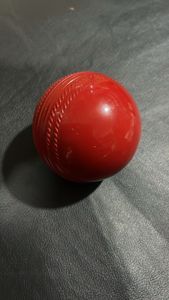 ลูกคริกเก็ต PU สีตามสั่ง ลูกนุ่มสำหรับฝึกซ้อม เหมาะสำหรับเด็กและผู้ใหญ่ ฝึกซ้อมและเล่นเกม - Product Image 2